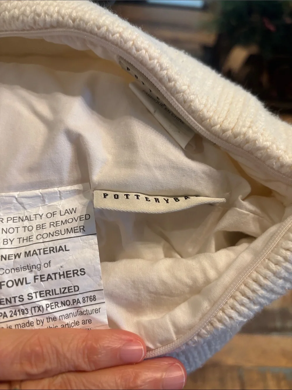 Pottery Barn 20x20 Cream Cableknit Cover with Feather Insert Brand New MSRP $90